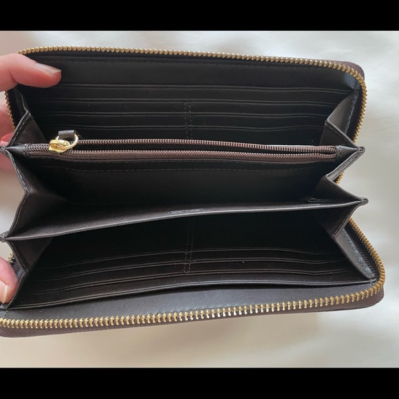 Coach Brown Signature Buckle Zip Around Wallet - Picture 7 of 11
